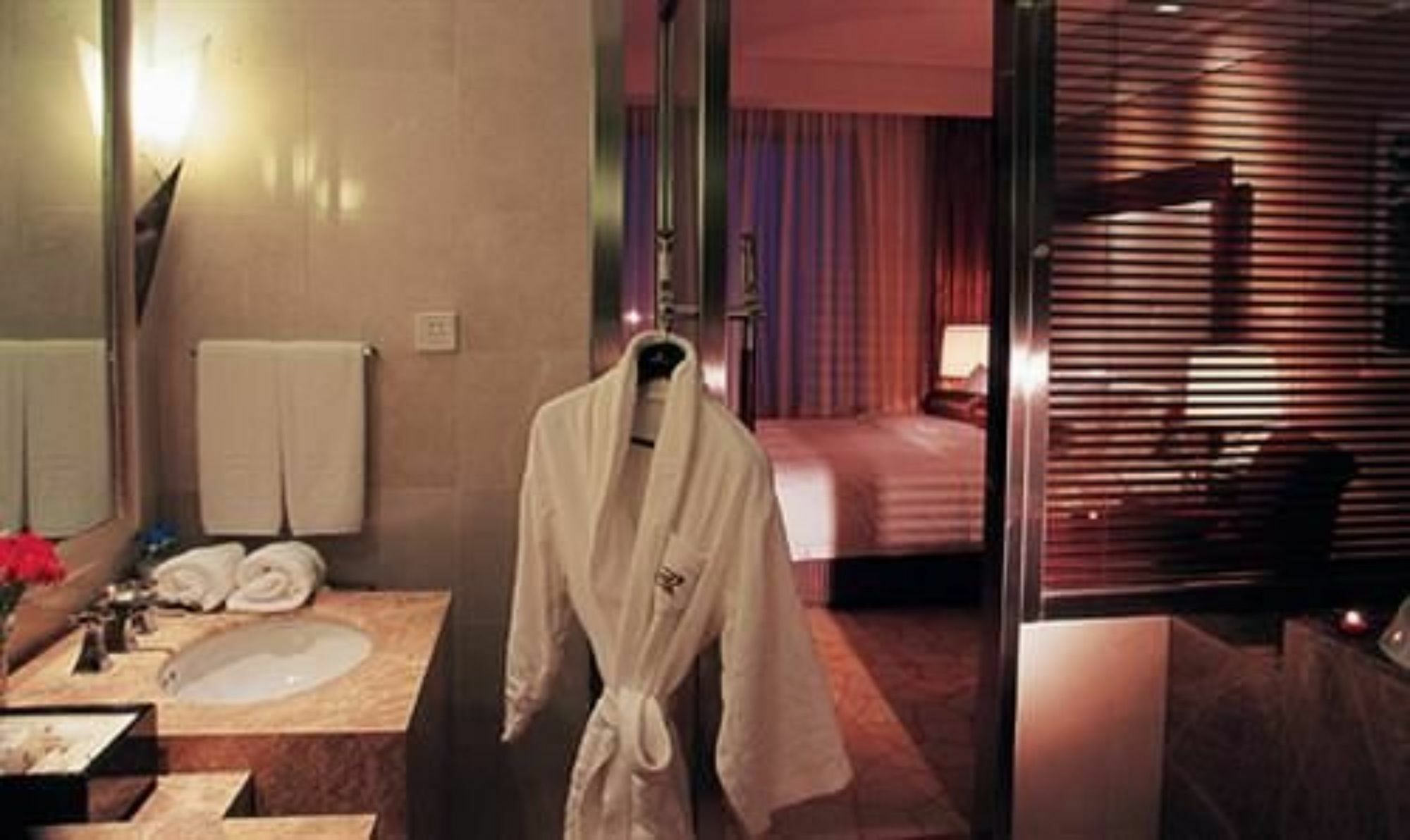 Ruiwan New Century Hotel Tianjin Exterior photo